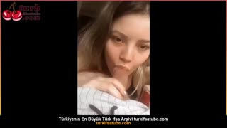 Kız kardeşi seksi bir şekilde ağırlaştırdı