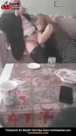 Dayının çıplak kaldığı mahalledeki seksi kardeşler