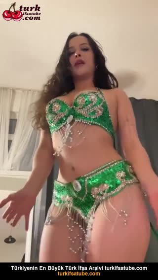 Cinsel Dansçı Kıyafeti ile Şaşırtıcı Seksi Gizem